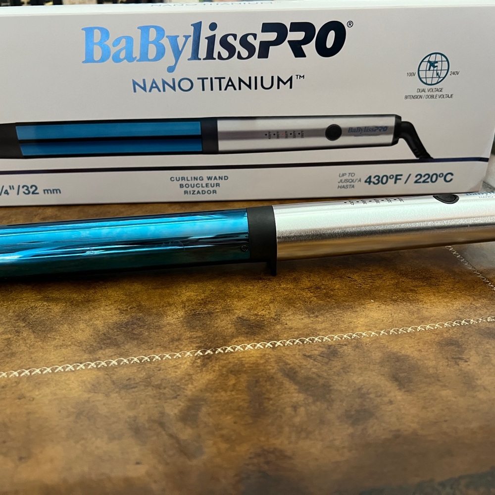 BaBylissPRO Nano Titanium Curling Wand - Blue and Silver
